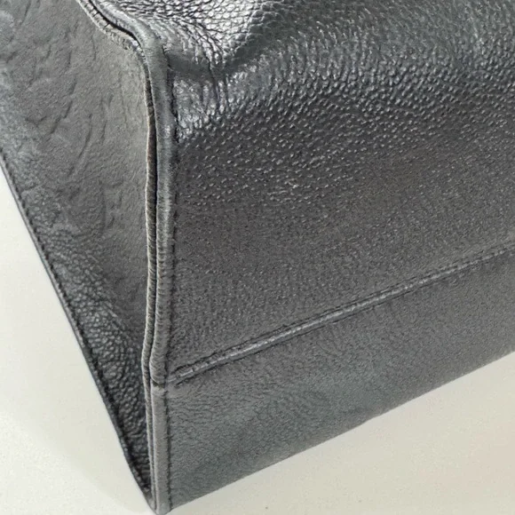 Louis Vuitton ON-THE-GO MM Black Leather Embossed Monogram - Picture 6 of 12
